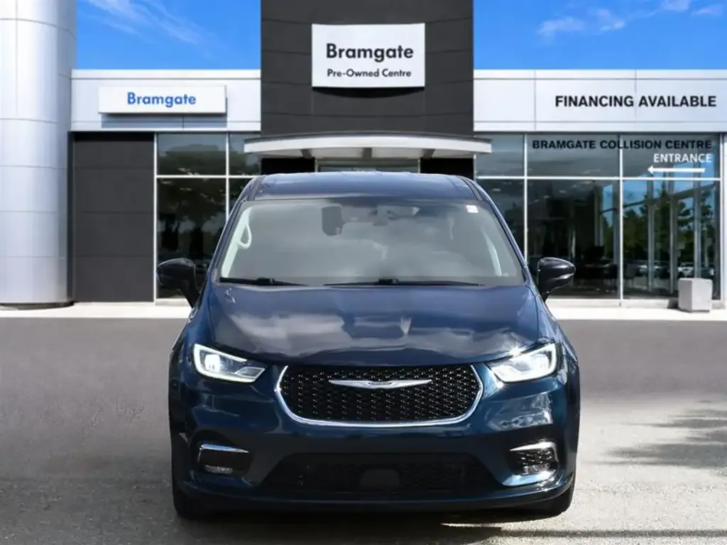 Chrysler Pacifica 2024 photo 2