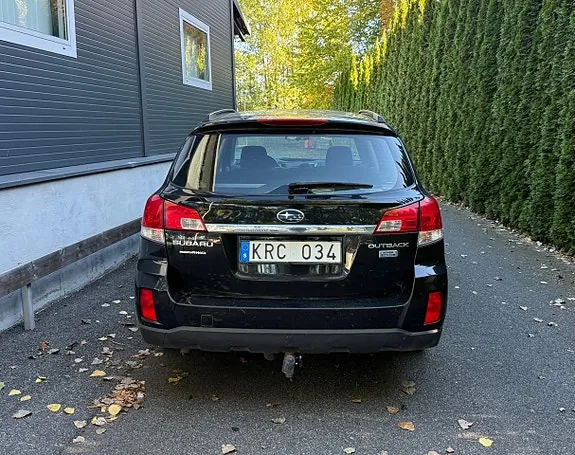 Subaru Outback 2010 photo 4