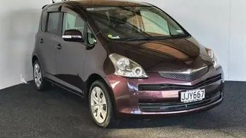 Toyota Ractis 2010 photo 2
