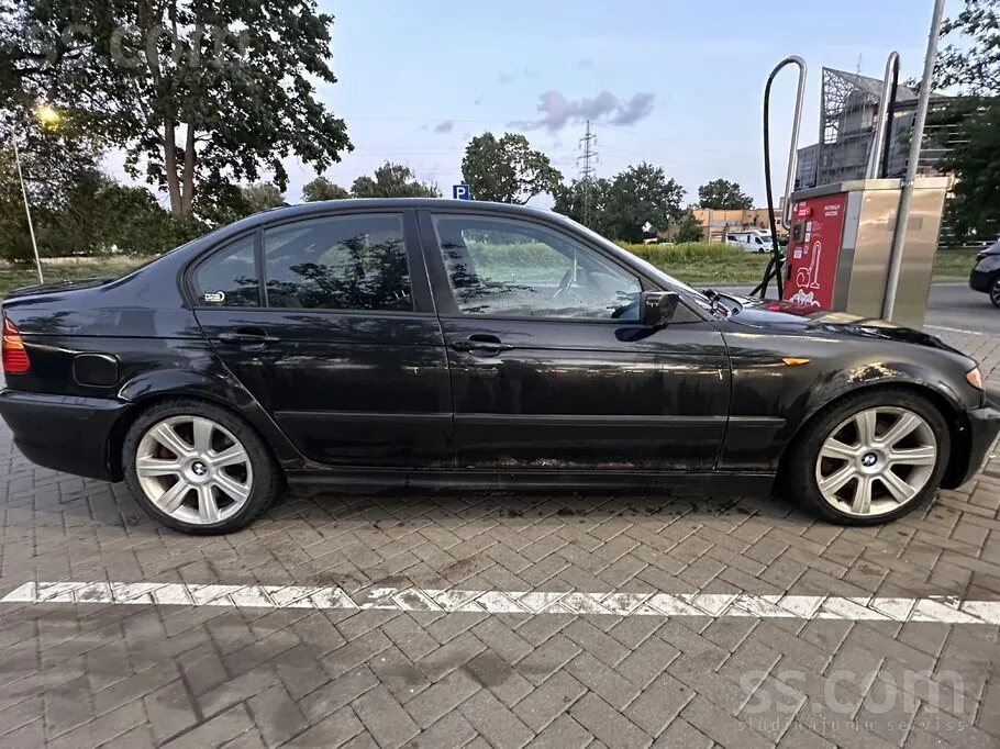 BMW 330 2004 photo 2