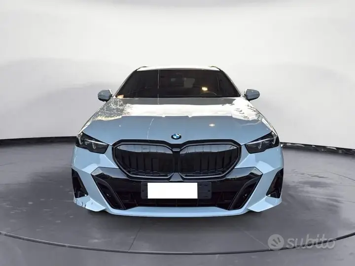 BMW 5 Series 2025 photo 2