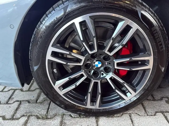 BMW 5 Series 2025 photo 5