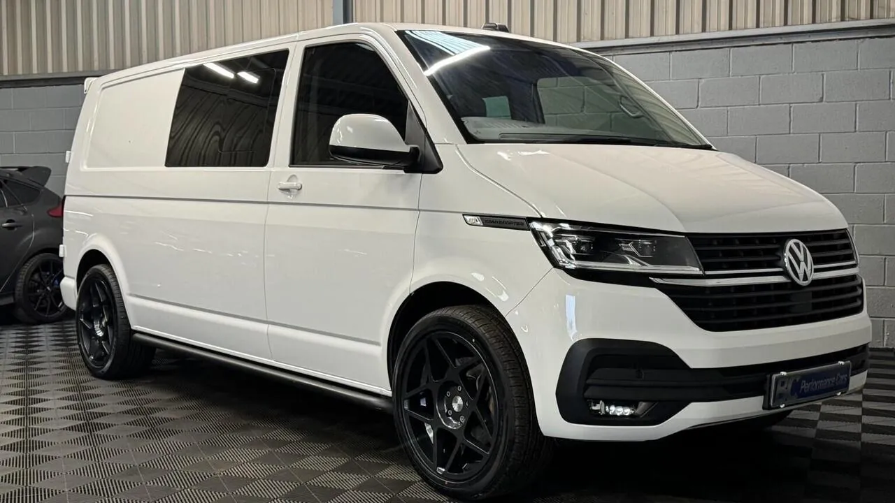 Volkswagen Transporter 2022 photo 2