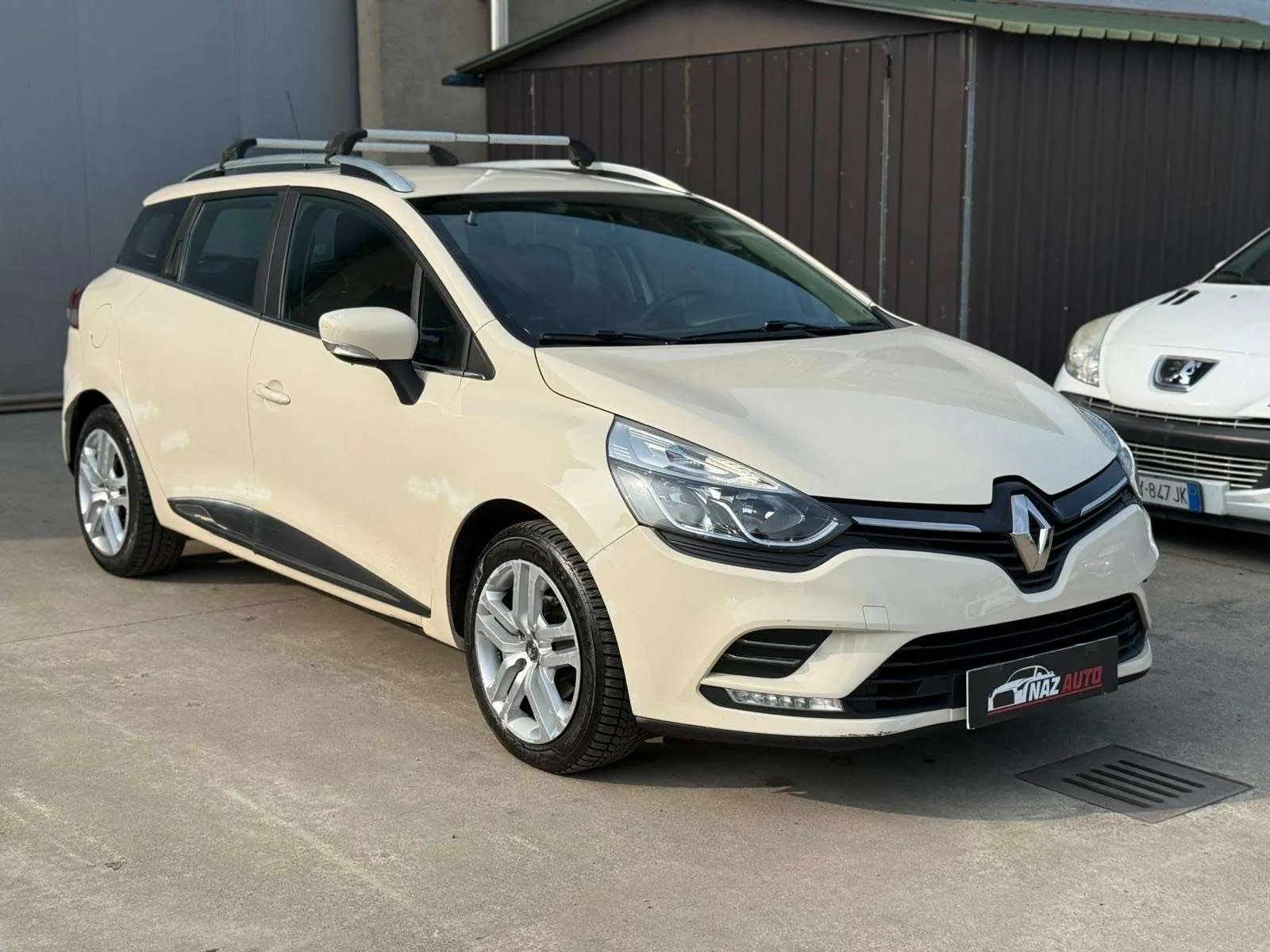 Renault Clio 2017 photo 2