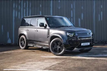 Land Rover Defender 2024 photo 2