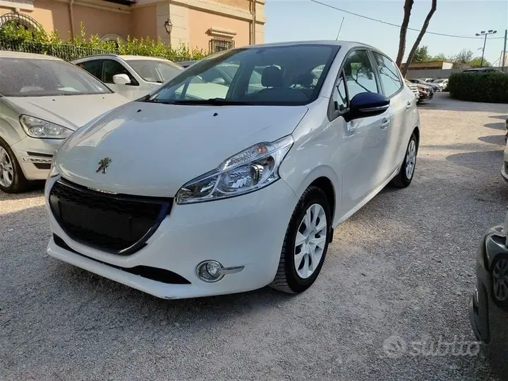 Peugeot 208 2015 photo 4
