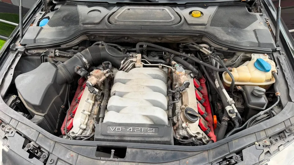 Audi A8 2009 photo 2