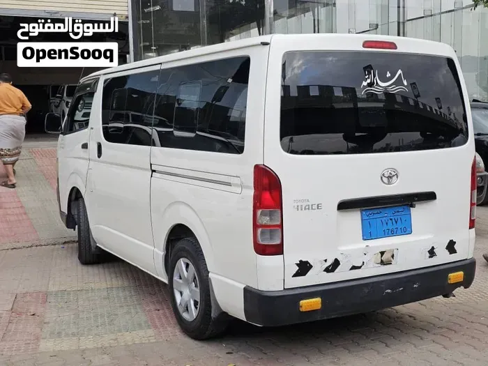 Toyota Hiace 2009 photo 4