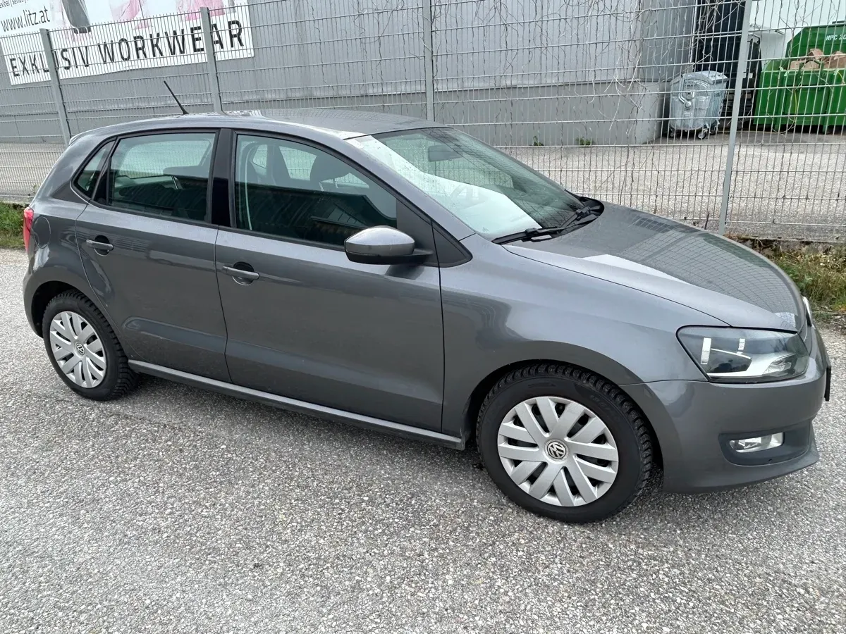 Volkswagen Polo 2011 photo 2