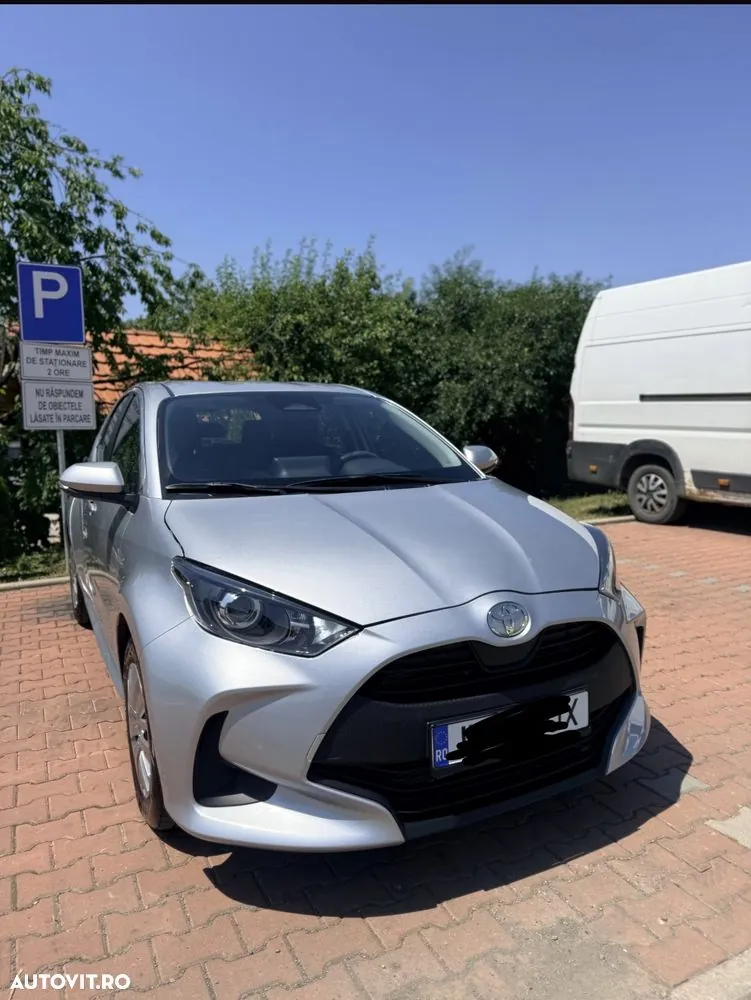 Toyota Yaris 2024 photo 2