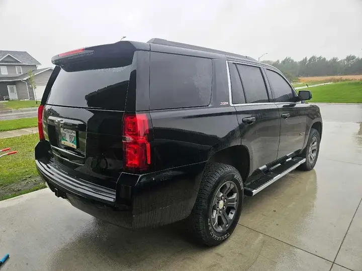 Chevrolet Tahoe 2016 photo 2