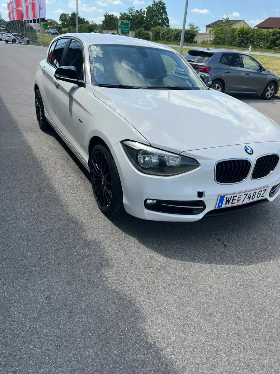BMW 1 Series 2012 photo 2