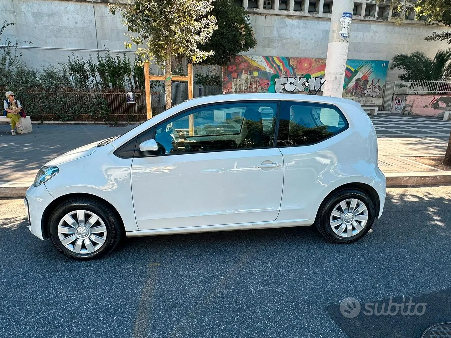 Volkswagen Up 2016 photo 2