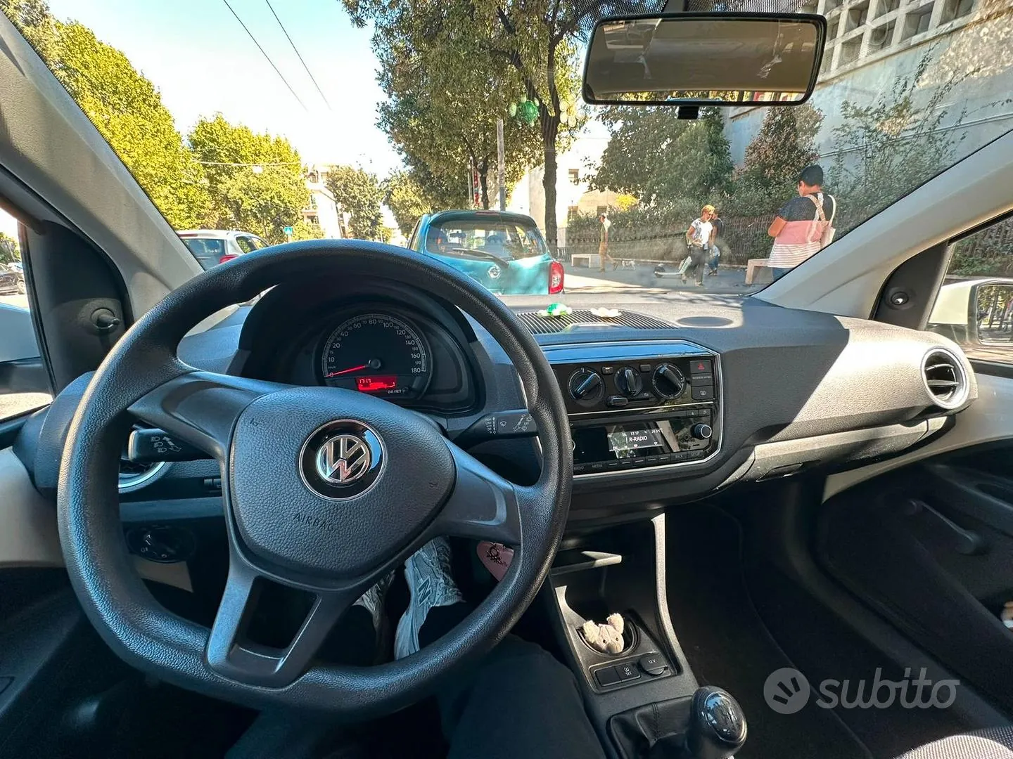 Volkswagen Up 2016 photo 4