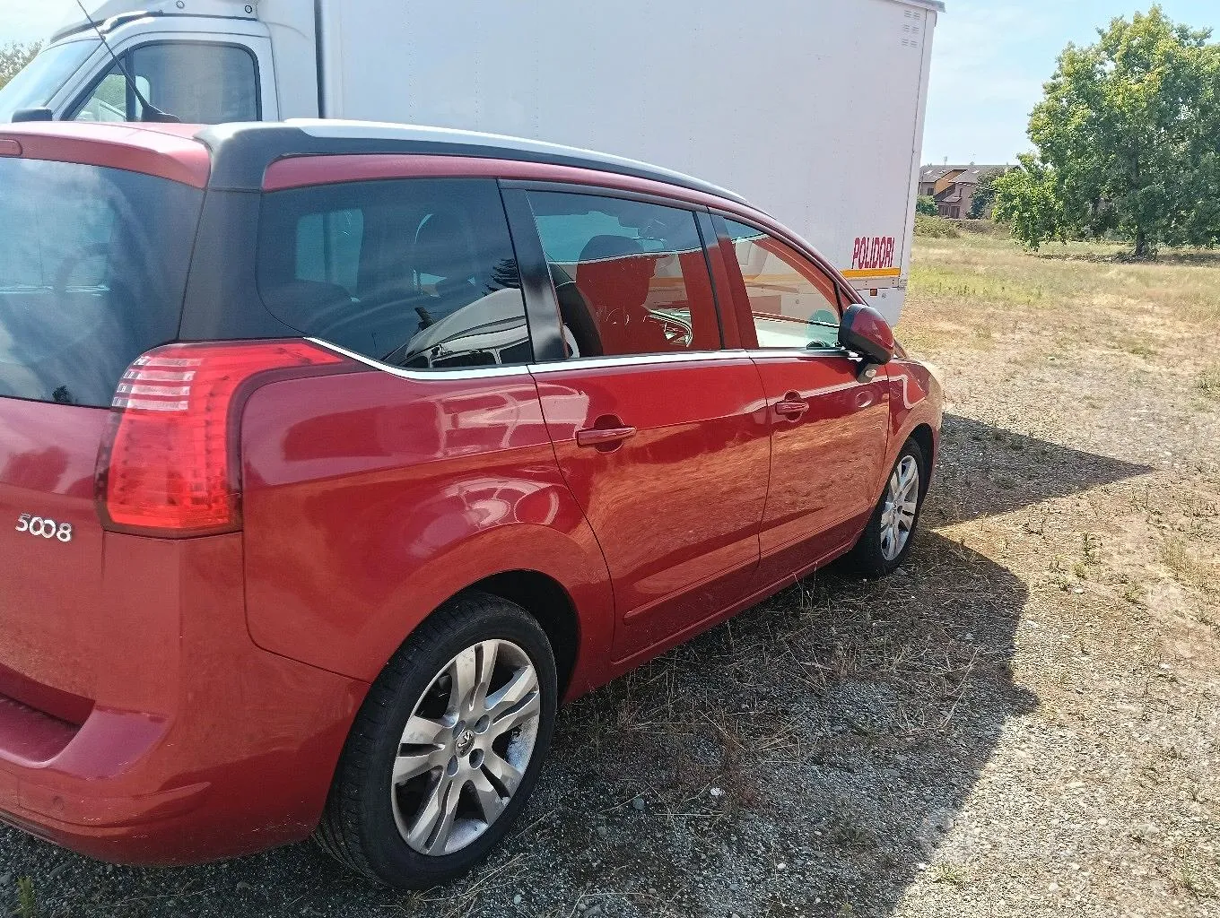 Peugeot 5008 2010 photo 4