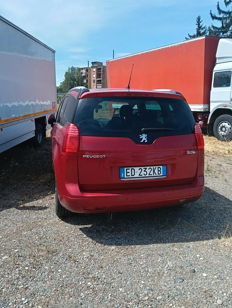 Peugeot 5008 2010 photo 5