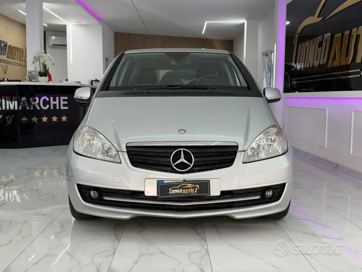 Mercedes-Benz A 2010 photo 2