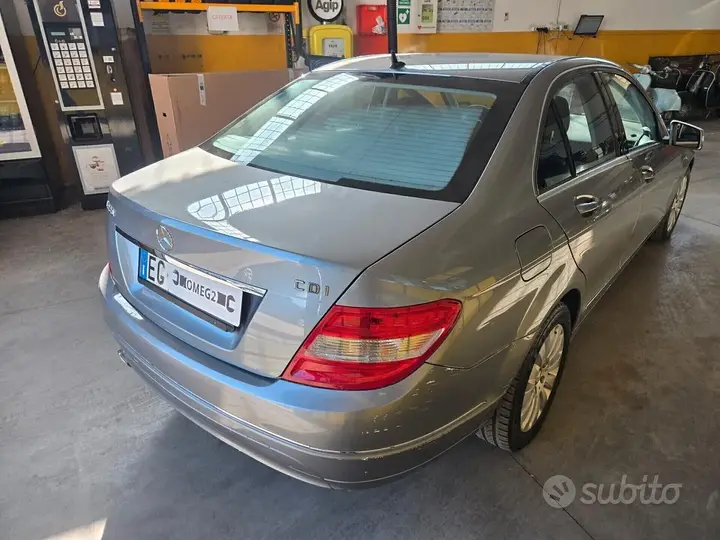 Mercedes-Benz C 220 2011 photo 4