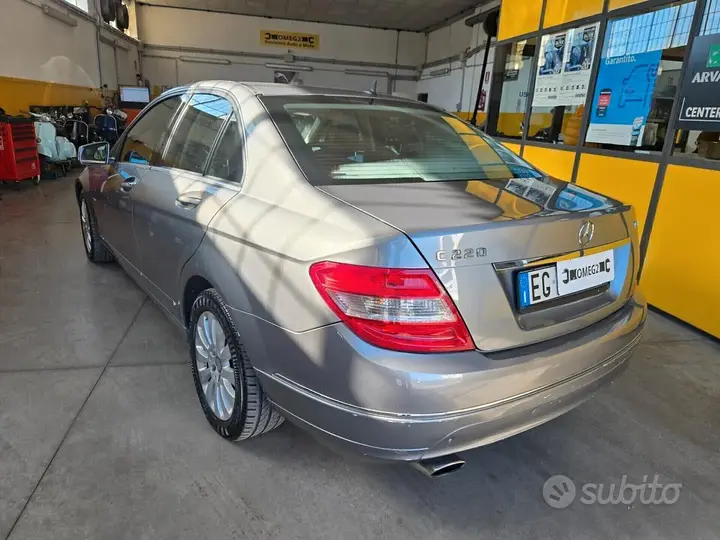 Mercedes-Benz C 220 2011 photo 3
