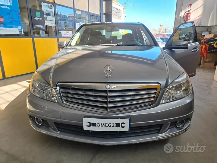 Mercedes-Benz C 220 2011 photo 5