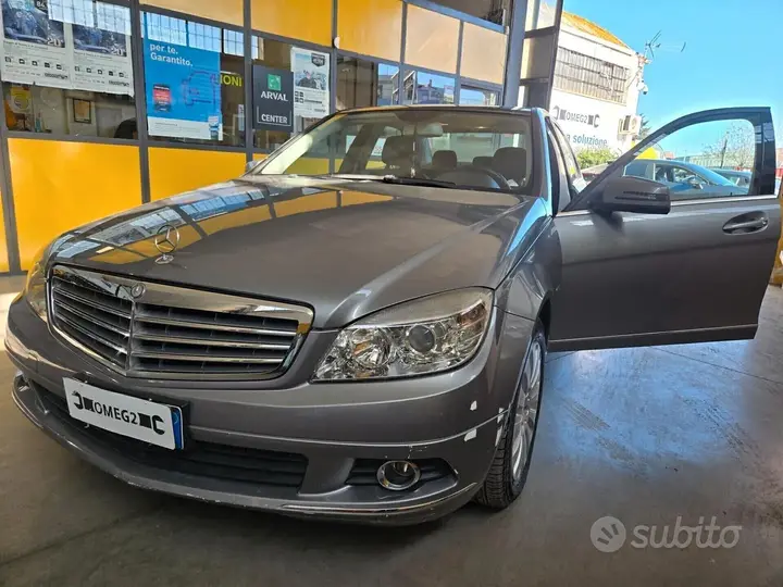 Mercedes-Benz C 220 2011 photo 2