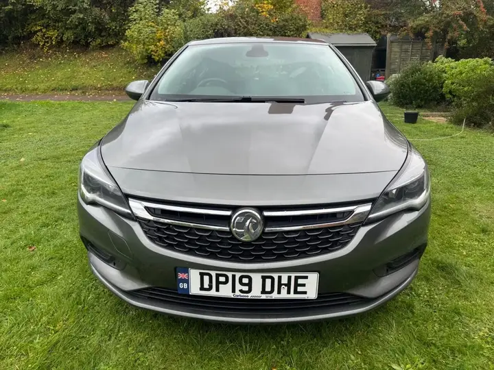 Vauxhall Astra 2019 photo 2