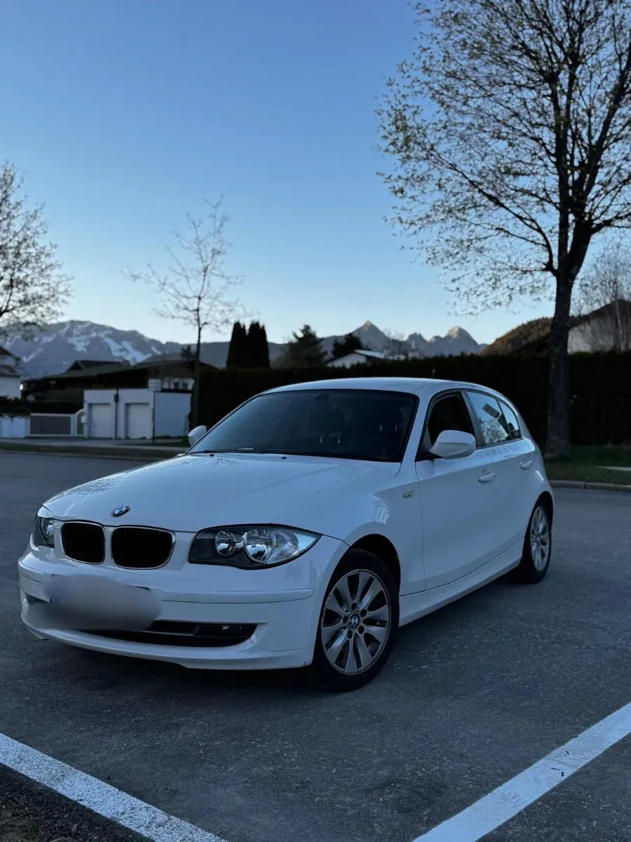 BMW 1 Series 2010 photo 2