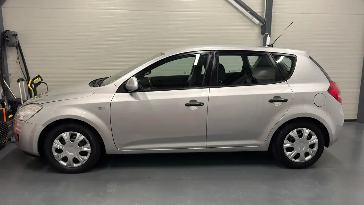 Kia Ceed 2007 photo 3