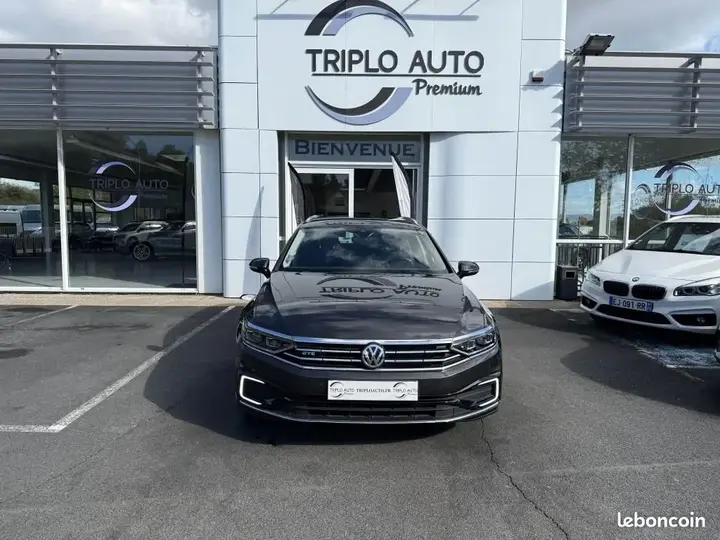 Volkswagen Passat 2019 photo 2