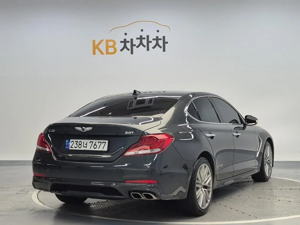 Genesis G70 2019 photo 3
