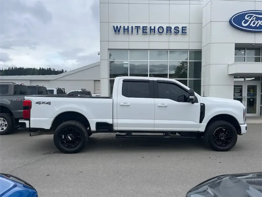 Ford F350 2024 photo 2