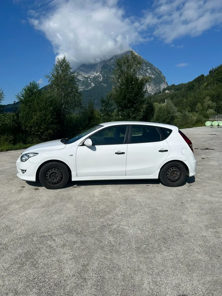 Hyundai I30 2011 photo 2