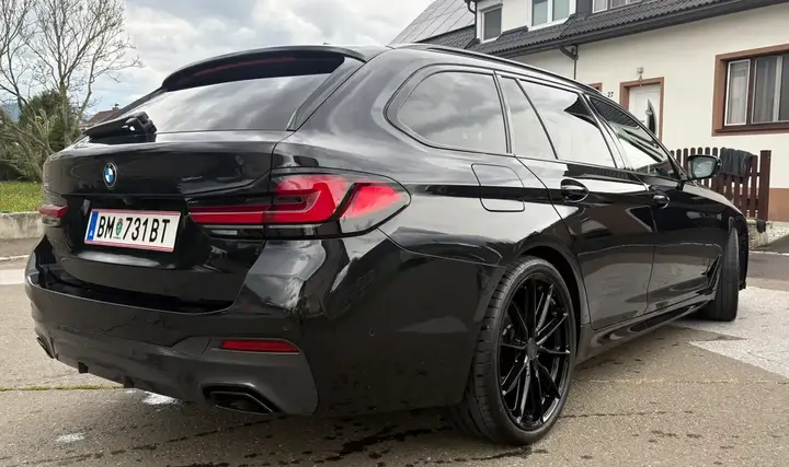 BMW 5 Series 2022 photo 2