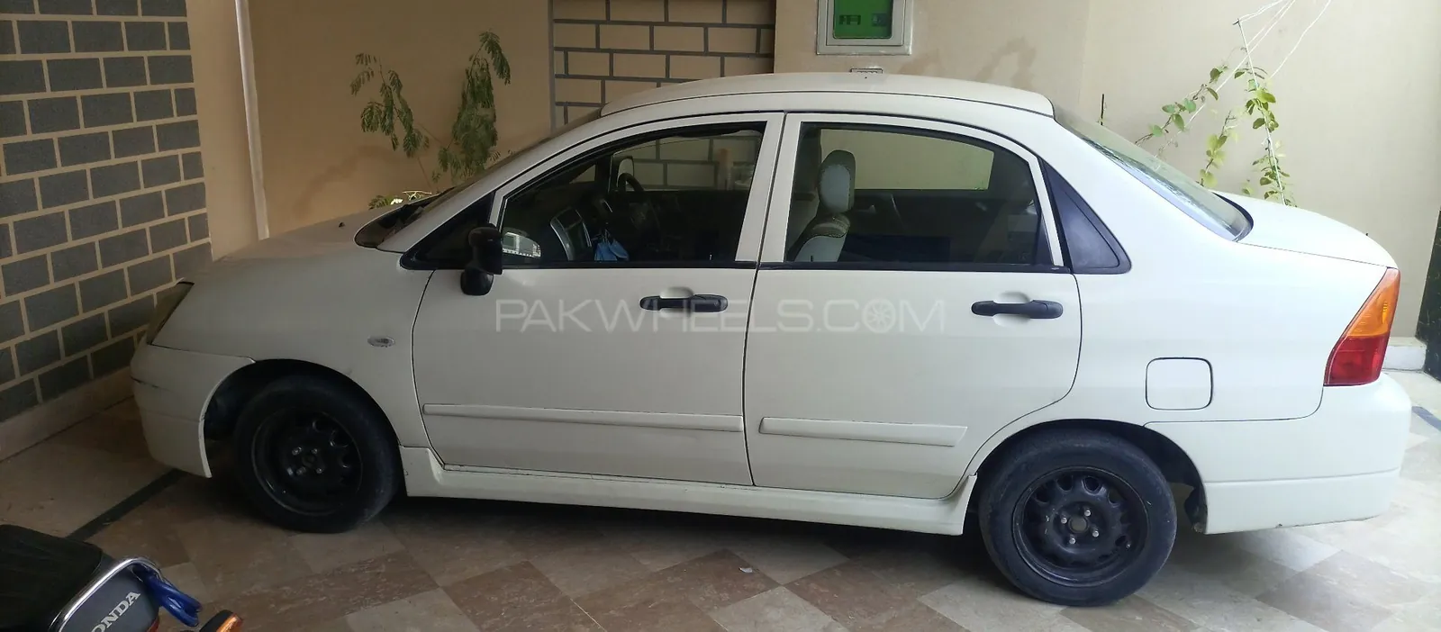 Suzuki Liana
