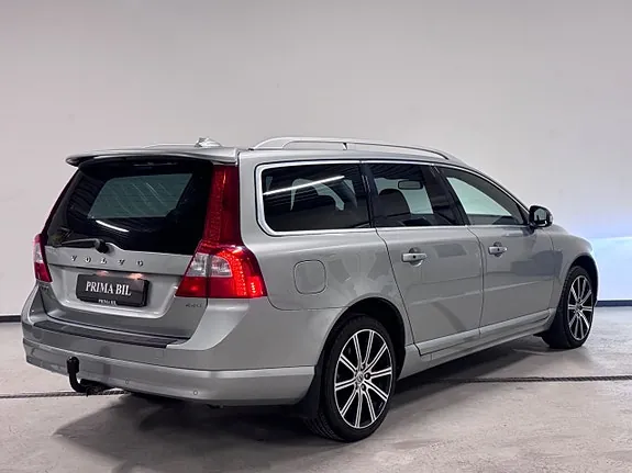 Volvo V70 2010 photo 4