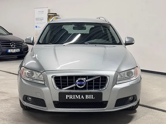 Volvo V70 2010 photo 2