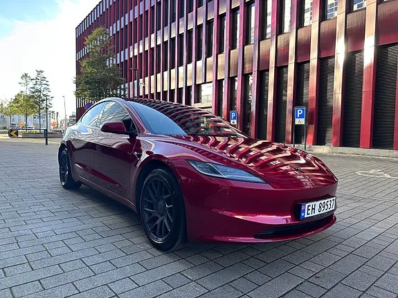 Tesla Model 3 2024 photo 5