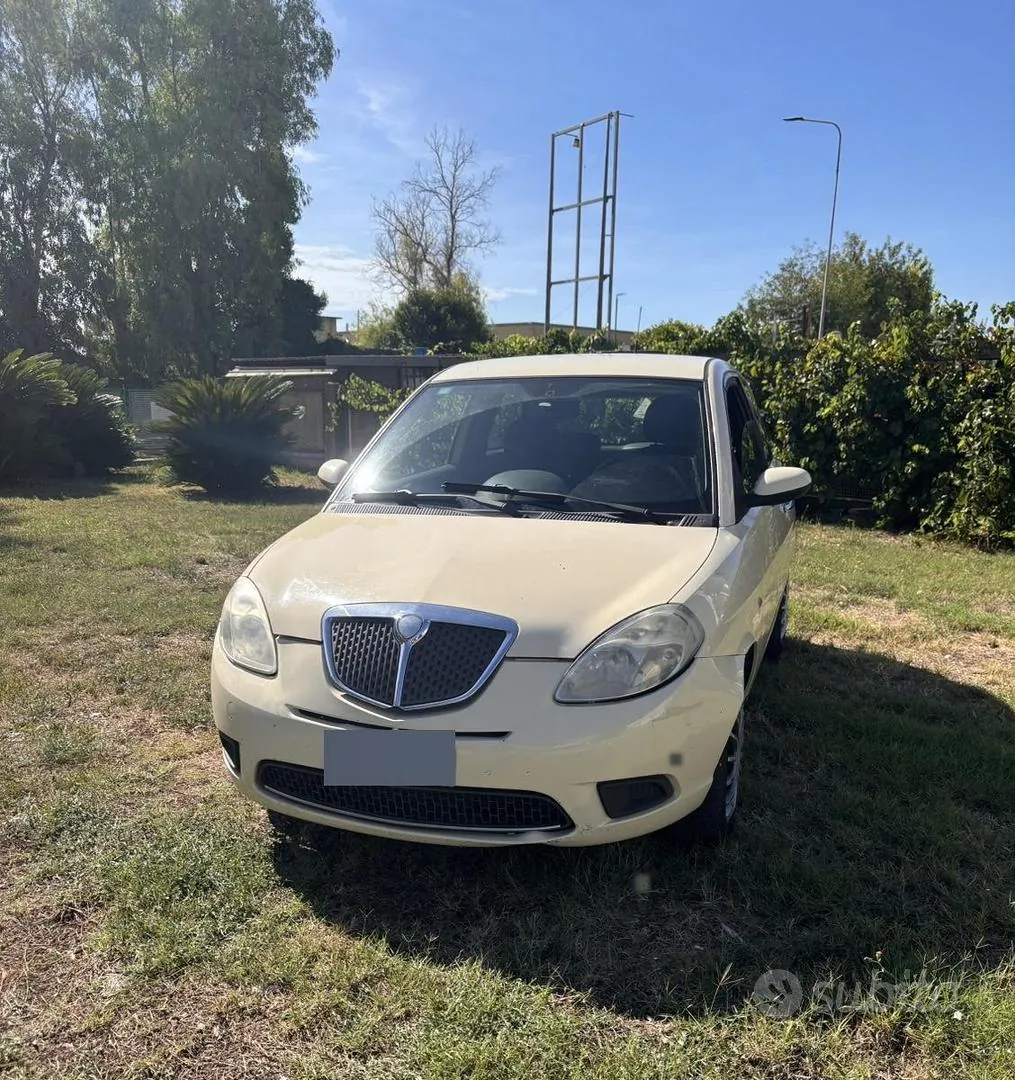 Lancia Ypsilon