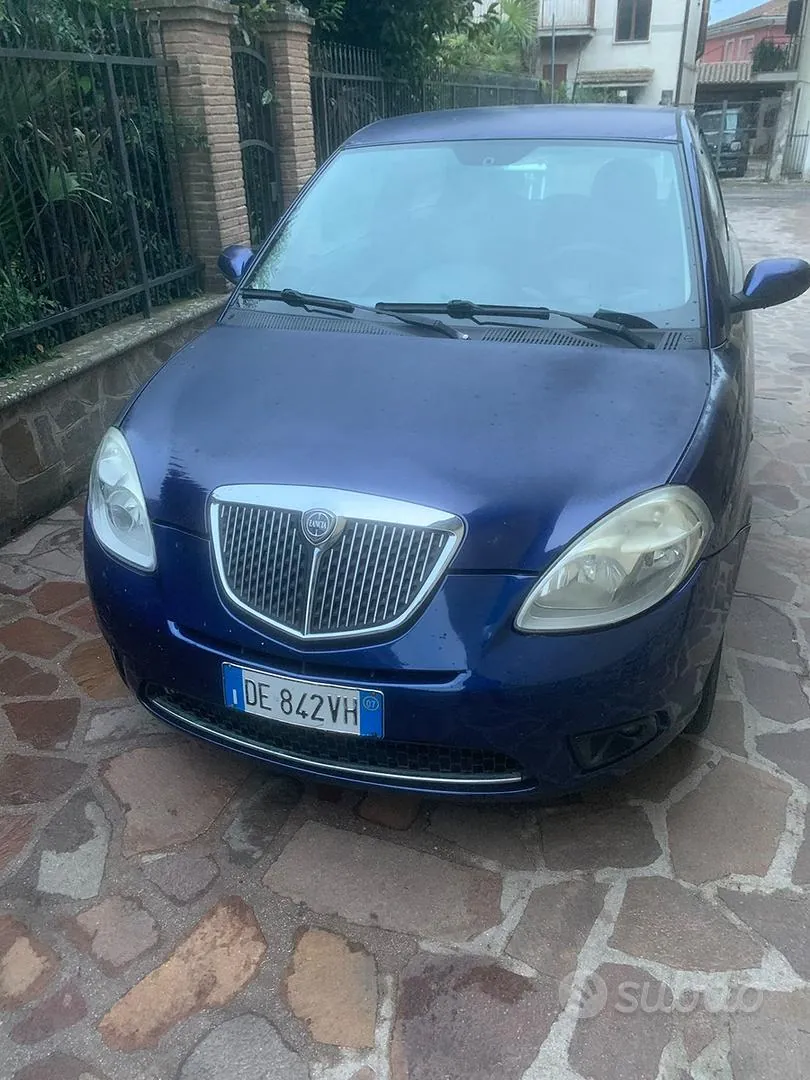 Lancia Ypsilon