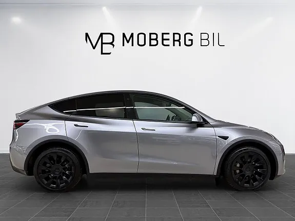 Tesla Model Y 2023 photo 4