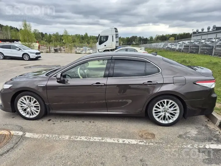 Toyota Camry 2019 photo 2