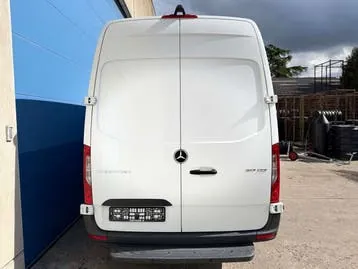 Mercedes-Benz Sprinter photo 3