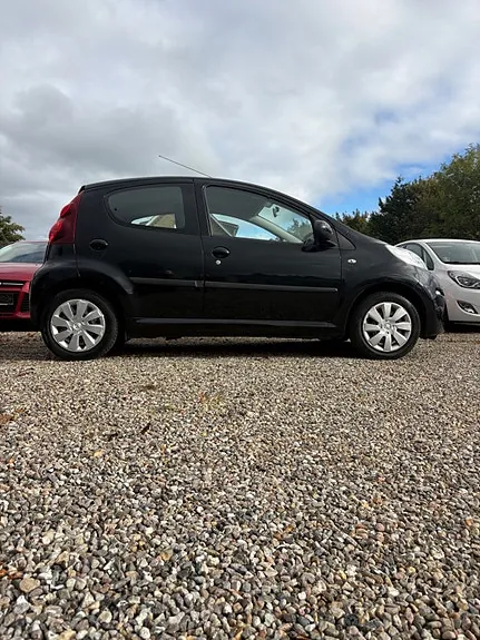 Peugeot 107 2013 photo 4
