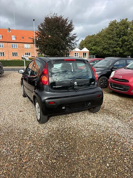 Peugeot 107 2013 photo 2