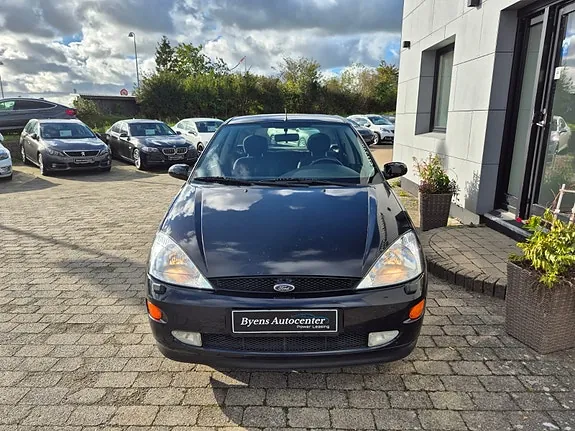 Ford Focus 2001 photo 2