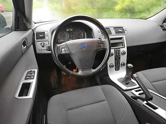 Volvo S40 2011 photo 5