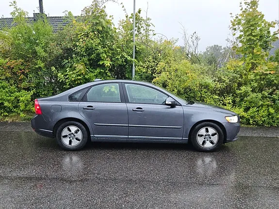 Volvo S40 2011 photo 2