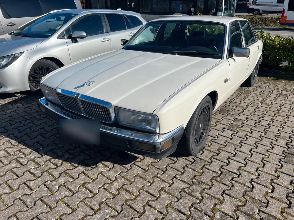Jaguar Xj