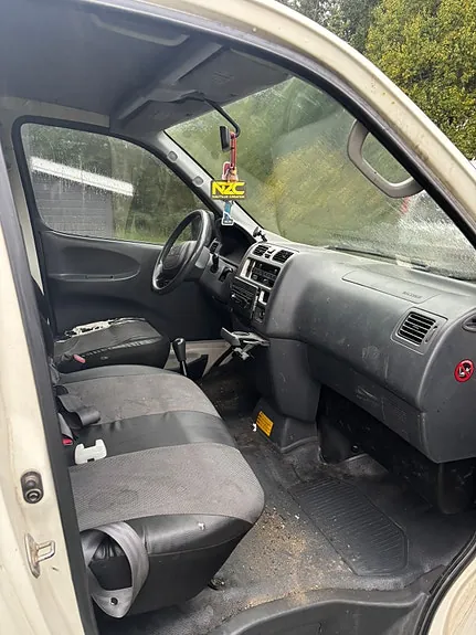Toyota Hiace 2005 photo 5