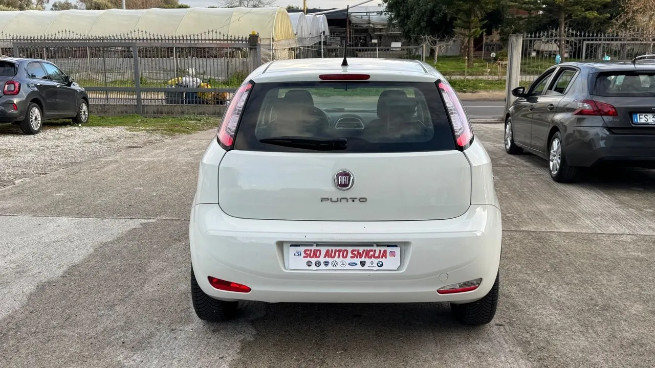 Fiat Punto 2012 photo 4